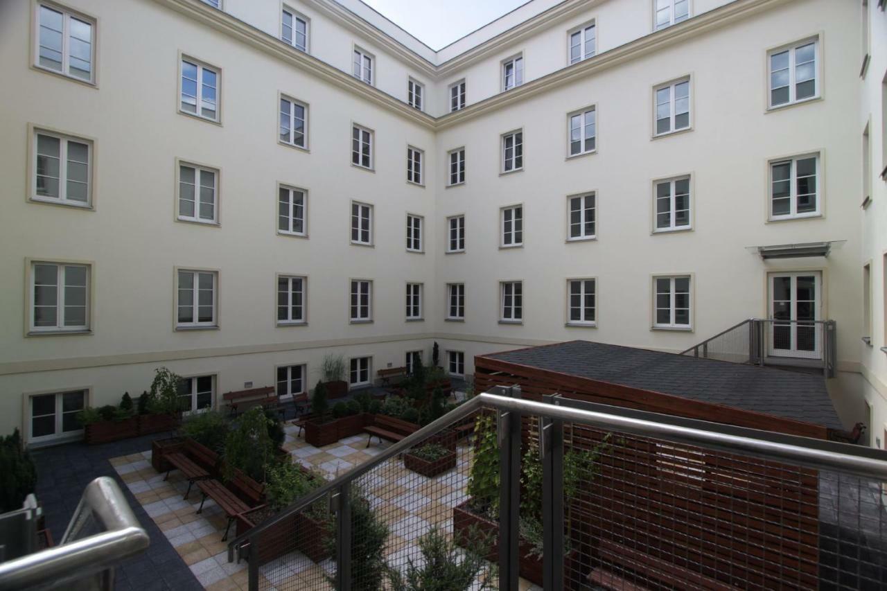 A Pousada Dom Pomocy Studentom Varsóvia Exterior foto