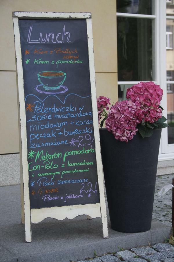 A Pousada Dom Pomocy Studentom Varsóvia Exterior foto